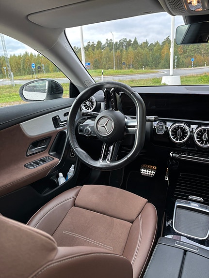 Mercedes-Benz CLA250 e 5 of 5