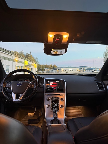Volvo XC60 3 of 5