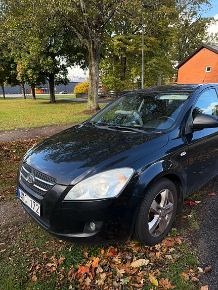 Kia Ceed 2 of 7