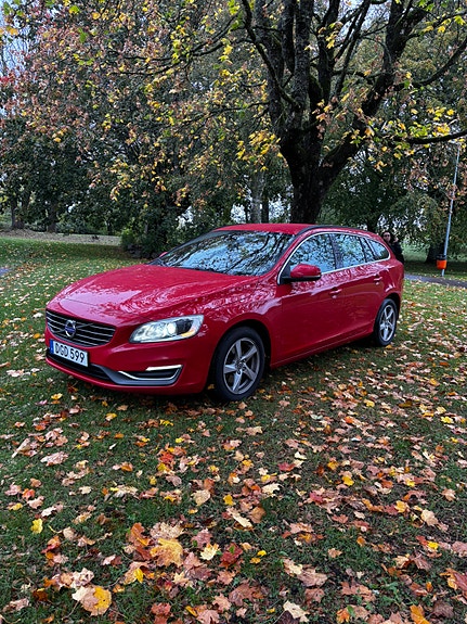 Volvo V60 2 of 9