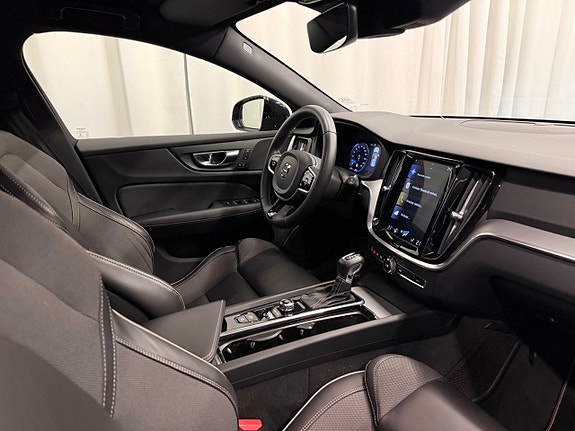 Volvo V60 8 of 28