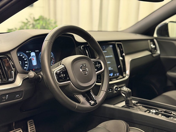 Volvo V60 9 of 28