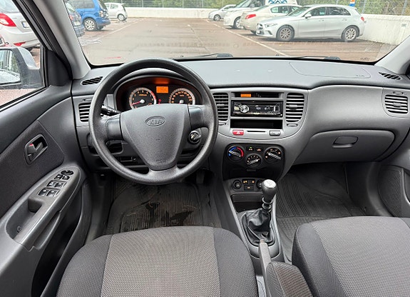 Kia Rio 3 of 4