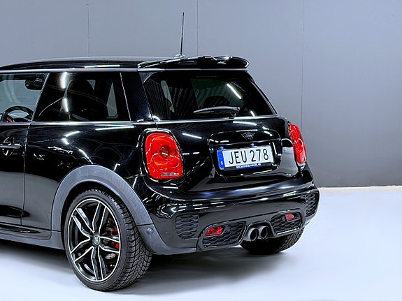 MINI John Cooper Works 9 of 13