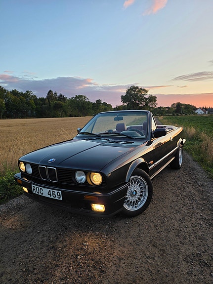 BMW 318i 2 of 21