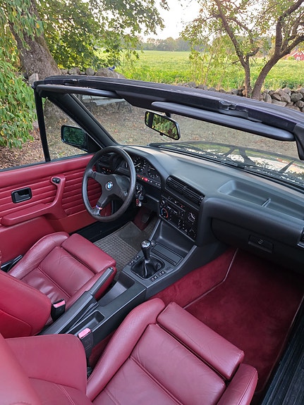 BMW 318i 12 of 21