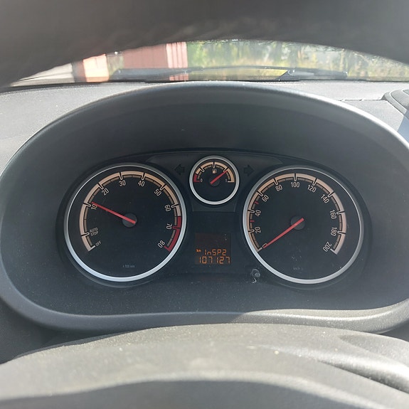 Opel Corsa 2 of 4