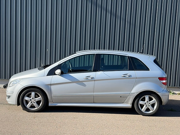 Mercedes-Benz B 180 6 of 10
