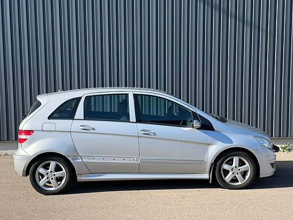 Mercedes-Benz B 180 5 of 10