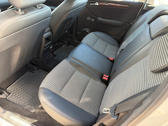 Mercedes-Benz B 180 10 of 10