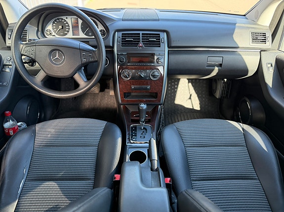 Mercedes-Benz B 180 7 of 10