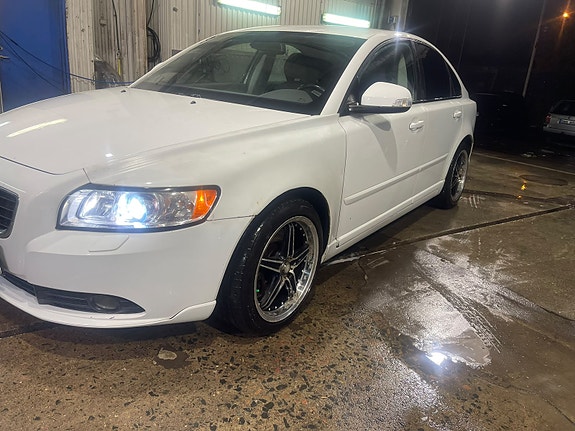 Volvo S40 4 of 6