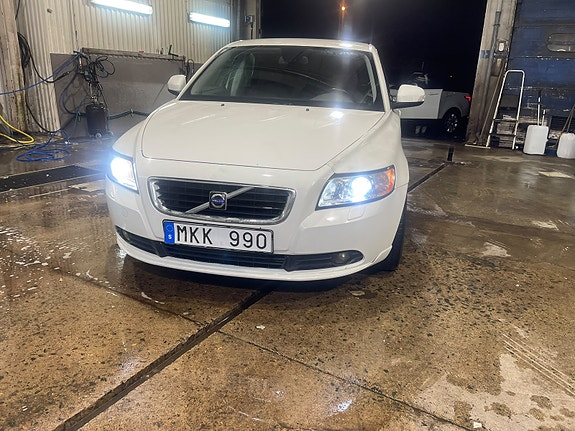 Volvo S40 2 of 6