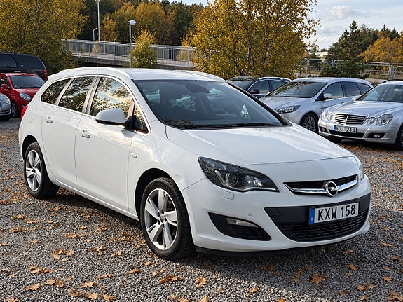 Opel Astra 2 of 19