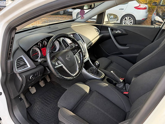 Opel Astra 11 of 19