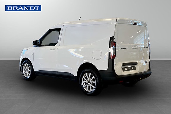 Ford Transit Courier 2 of 7