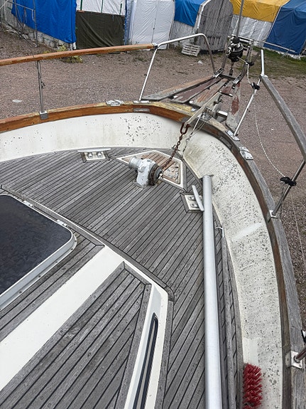 Nauticat 33 med Volvo Penta D2-75 och oanvänt Raymarine-paket 12 of 30