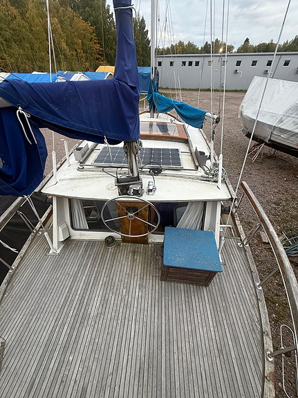 Nauticat 33 med Volvo Penta D2-75 och oanvänt Raymarine-paket 13 of 30
