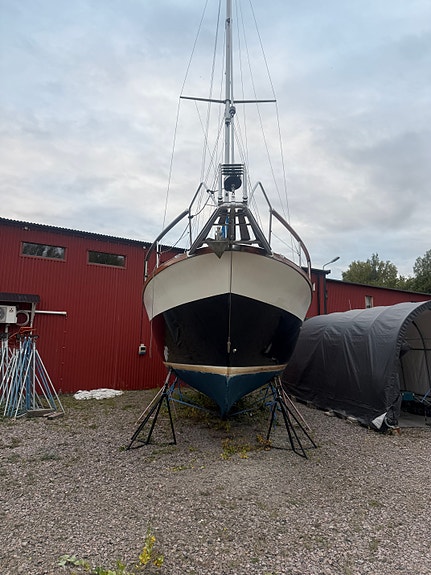 Nauticat 33 med Volvo Penta D2-75 och oanvänt Raymarine-paket 7 of 30