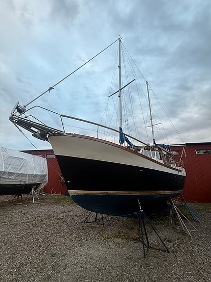 Nauticat 33 med Volvo Penta D2-75 och oanvänt Raymarine-paket 2 of 30