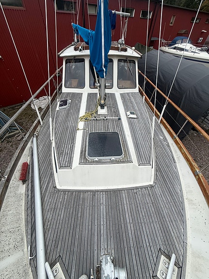 Nauticat 33 med Volvo Penta D2-75 och oanvänt Raymarine-paket 10 of 30