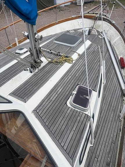 Nauticat 33 med Volvo Penta D2-75 och oanvänt Raymarine-paket 11 of 30