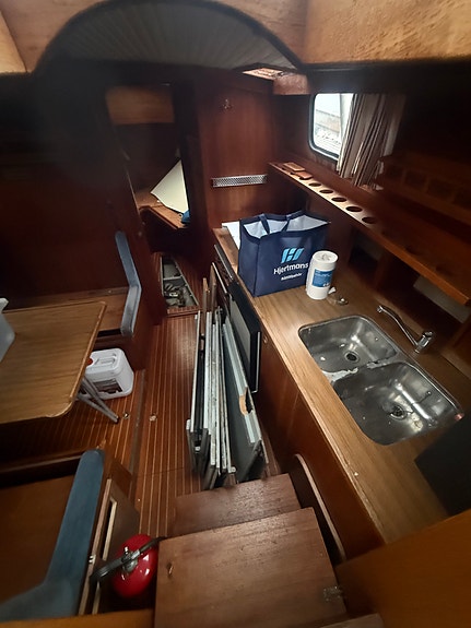 Nauticat 33 med Volvo Penta D2-75 och oanvänt Raymarine-paket 19 of 30