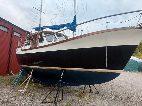 Nauticat 33 med Volvo Penta D2-75 och oanvänt Raymarine-paket 6 of 30