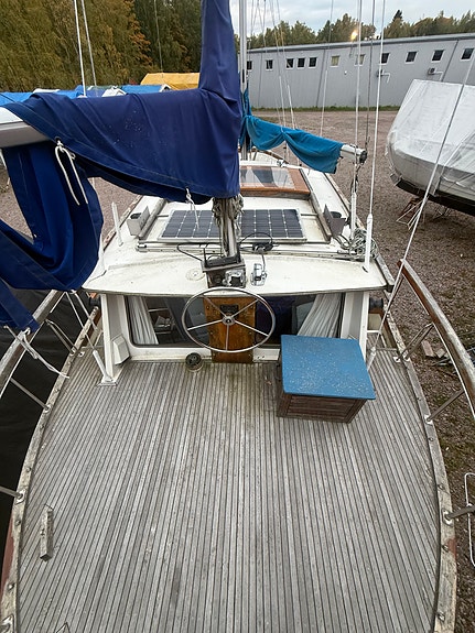 Nauticat 33 med Volvo Penta D2-75 och oanvänt Raymarine-paket 14 of 30