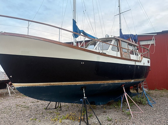 Nauticat 33 med Volvo Penta D2-75 och oanvänt Raymarine-paket 5 of 30
