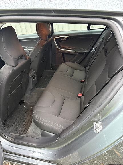 Volvo V60 8 of 9