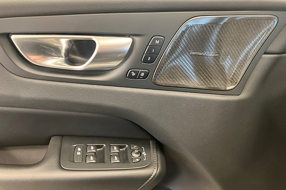 Volvo XC60 24 of 28