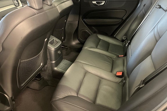 Volvo XC60 13 of 28