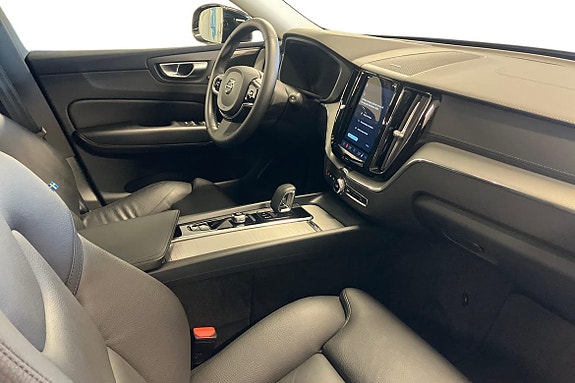 Volvo XC60 7 of 28