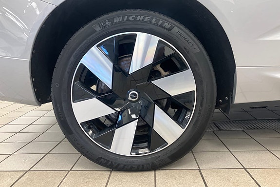 Volvo XC60 17 of 28