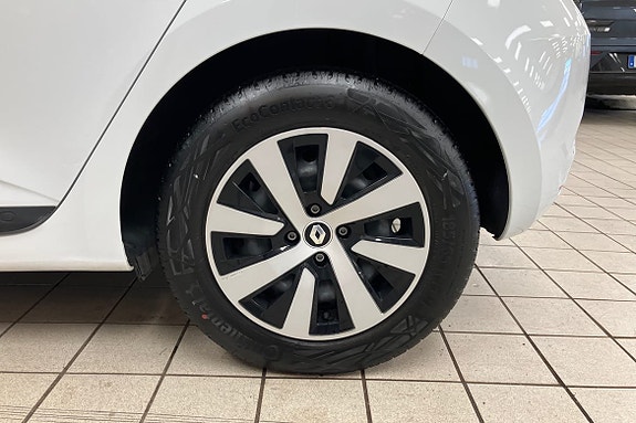 Renault Clio 17 of 21