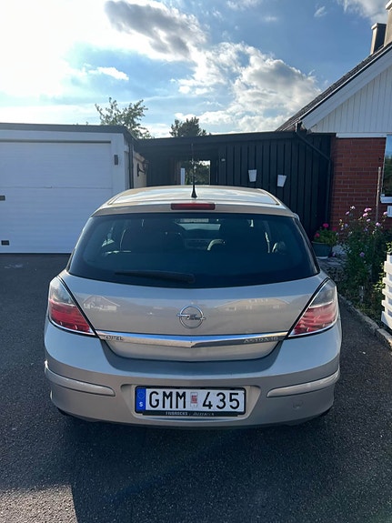 Opel Astra 4 of 8