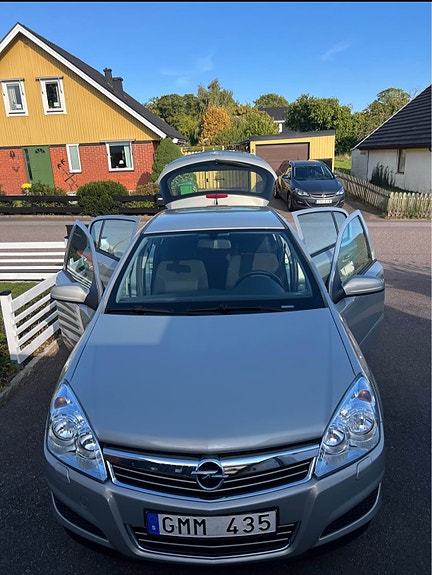 Opel Astra 2 of 8