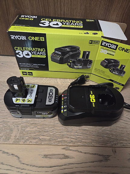Ryobi One+ 18V batteri 4,0Ah med laddare
