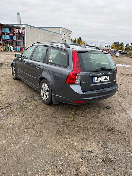 Volvo V50 3 of 6