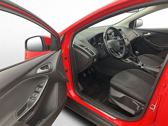 Ford Focus 10 of 27