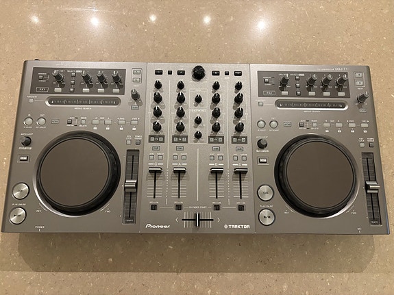Product image 1 of 2