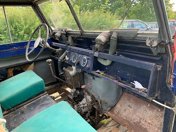 Land Rover 88 4 of 6
