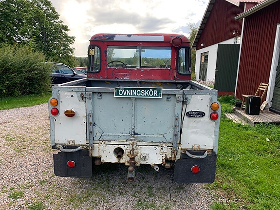 Land Rover 88 2 of 6