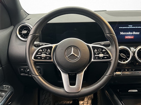 Mercedes-Benz GLA250 e 16 of 30