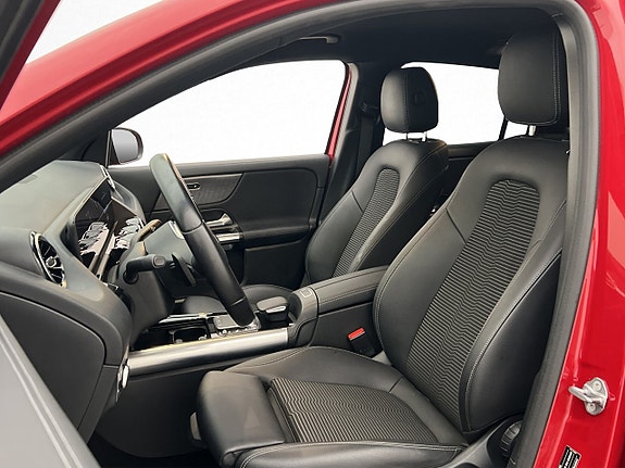 Mercedes-Benz GLA250 e 14 of 30