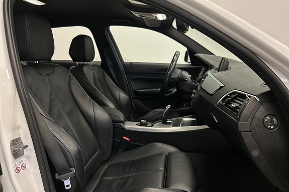 BMW 120i 18 of 22