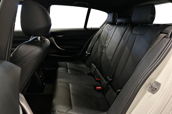 BMW 120i 20 of 22