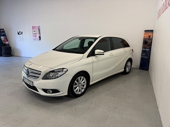 Mercedes-Benz B 180 3 of 12