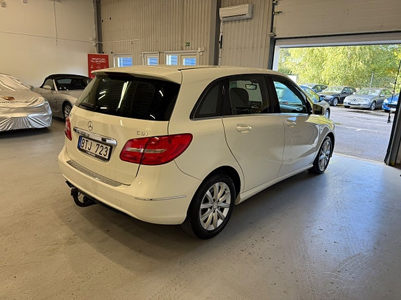 Mercedes-Benz B 180 6 of 12